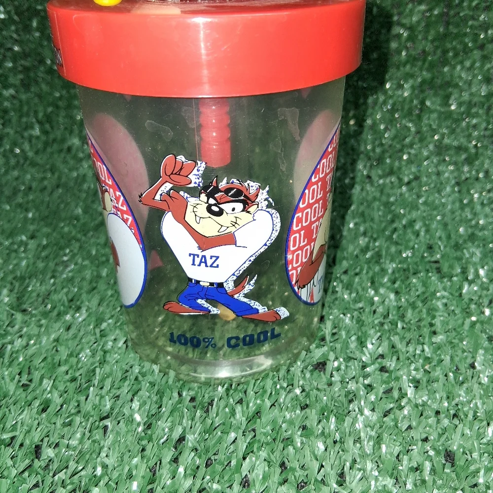 Vintage 1997 Looney Tunes Warner Bros Talking Cups